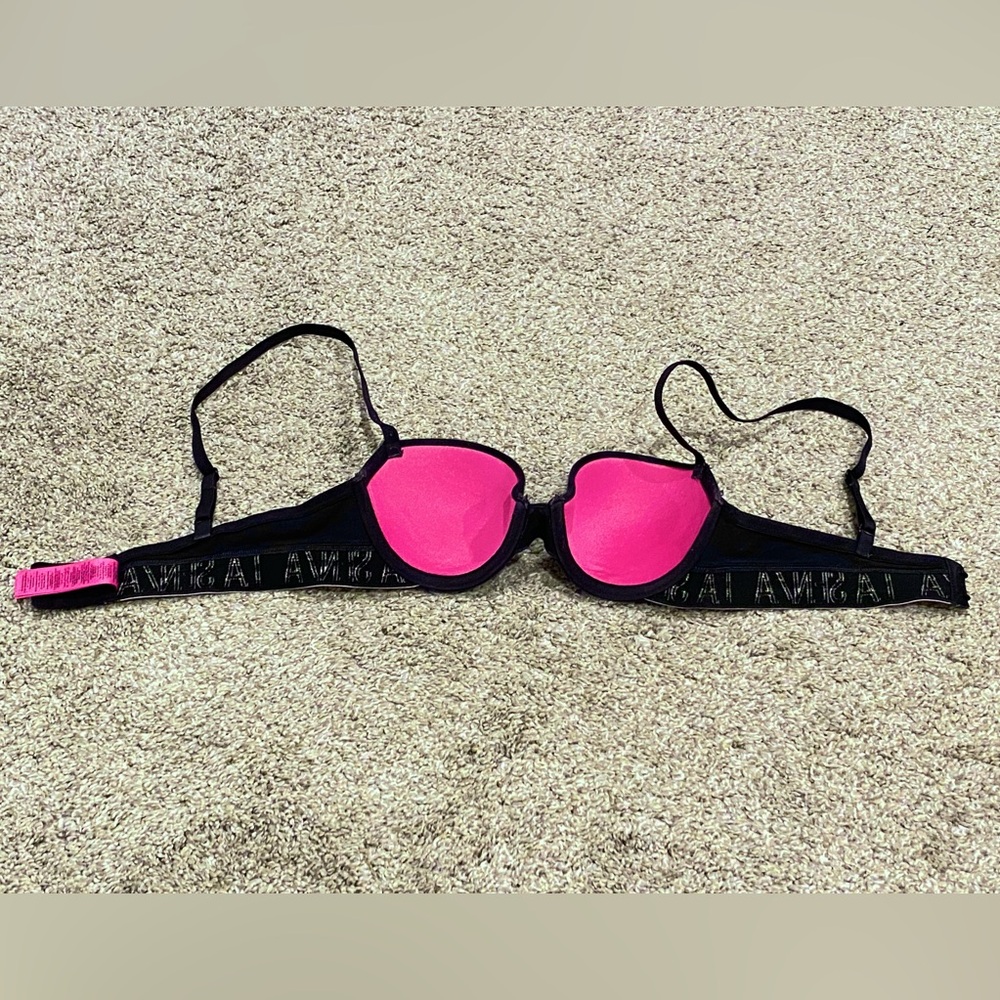 La Senza 32A lightly lined balconnet bra